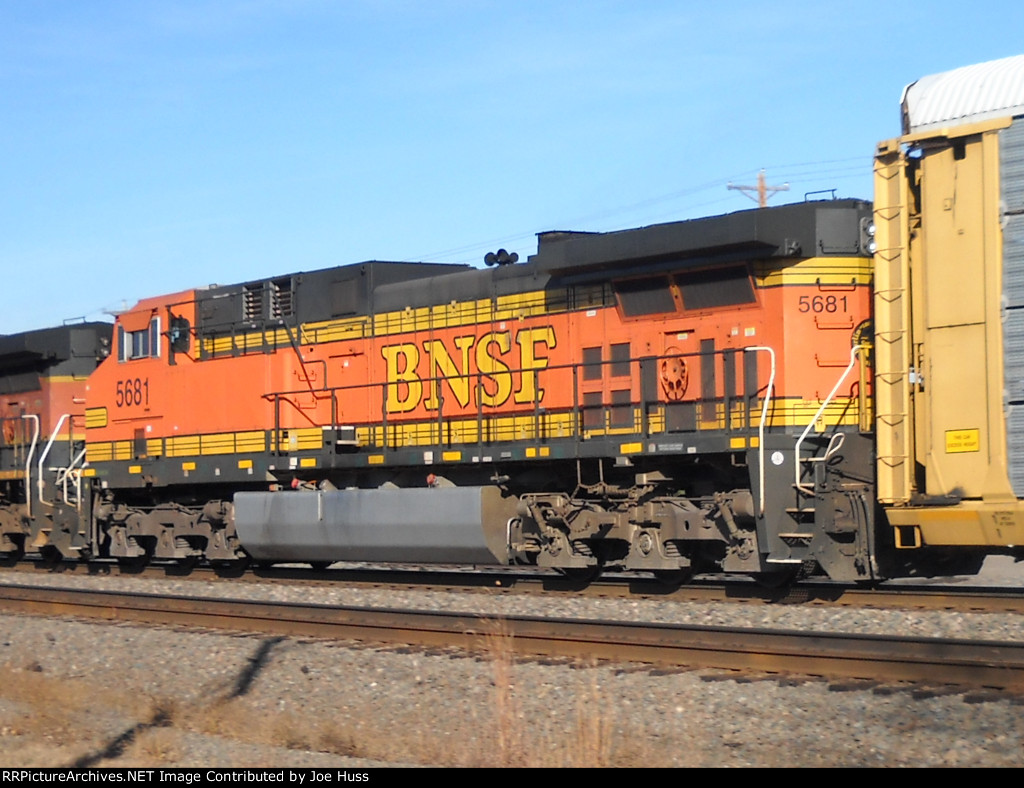 BNSF 5681